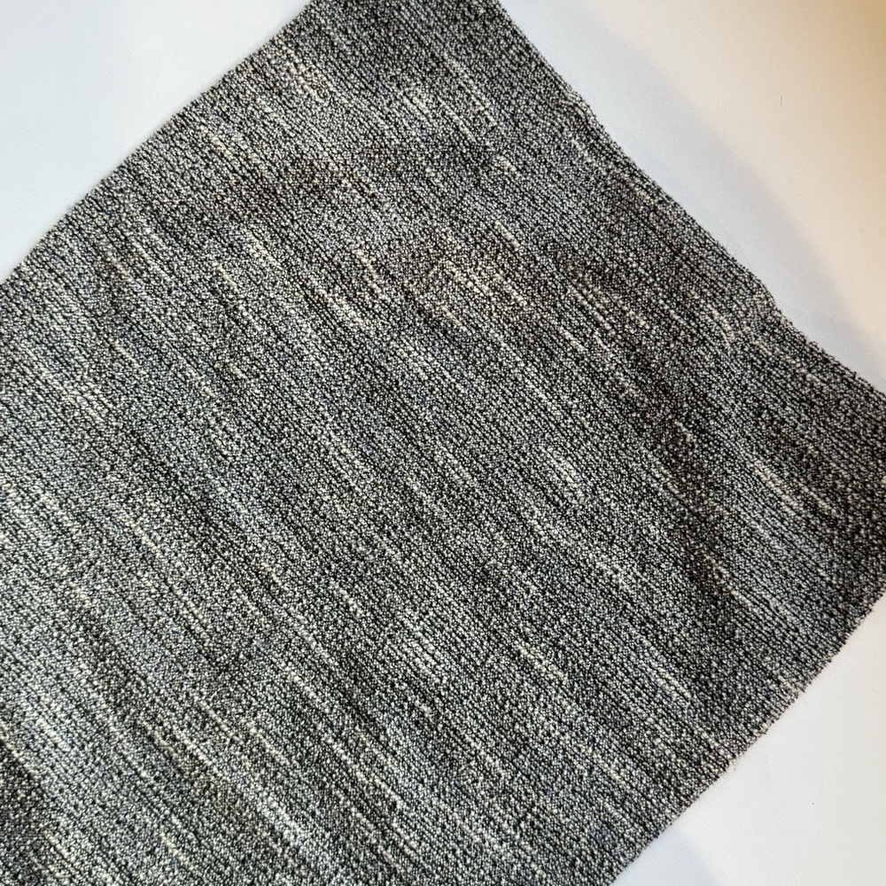 NWT loft textured pencil skirt ❤️ - Picture 5 of 6